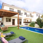 Villa Breeze